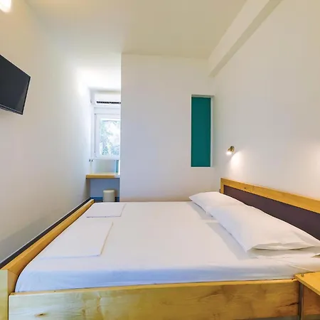 Holiday home Beautiful In Kastel Stari With Jacuzzi *