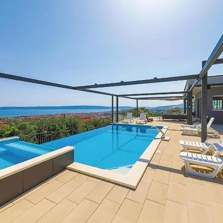 Beautiful In Kastel Stari With Jacuzzi * Kastel Novi