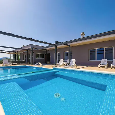 Holiday home Beautiful In Kastel Stari With Jacuzzi Kastel Novi