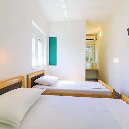 Beautiful In Kastel Stari With Jacuzzi Holiday home