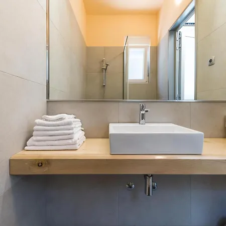 Beautiful In Kastel Stari With Jacuzzi Holiday home *