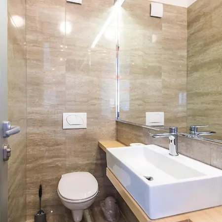 Holiday home Beautiful In Kastel Stari With Jacuzzi